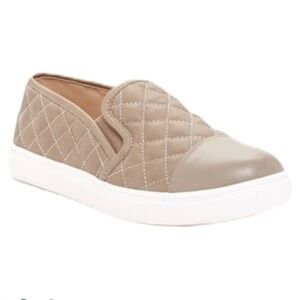 𝅺STEVE Madden Zaander Shoes Size 6 taupe grey slip on sneaker quilted